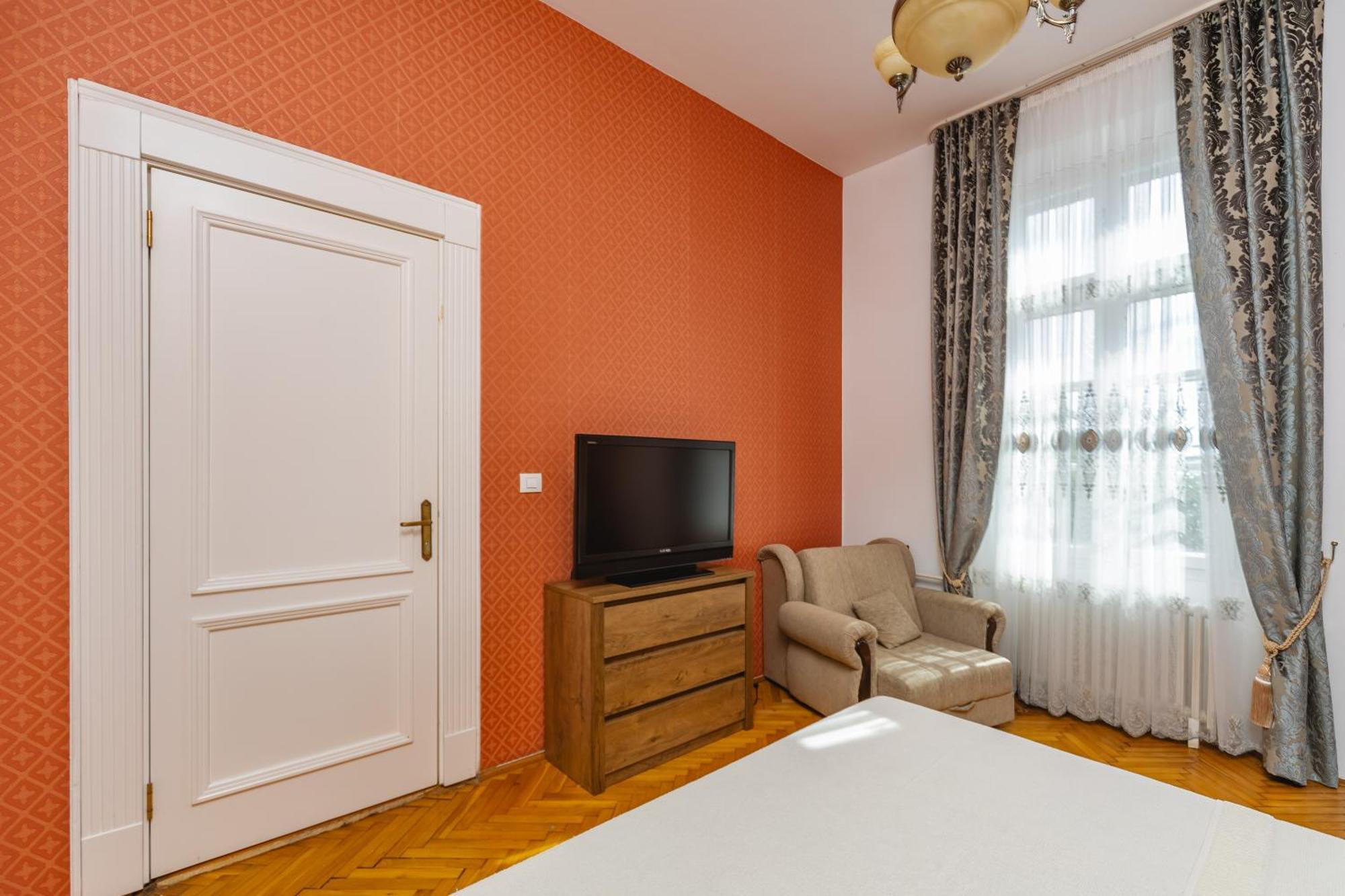 Le Petit Chateau Бар Екстериор снимка